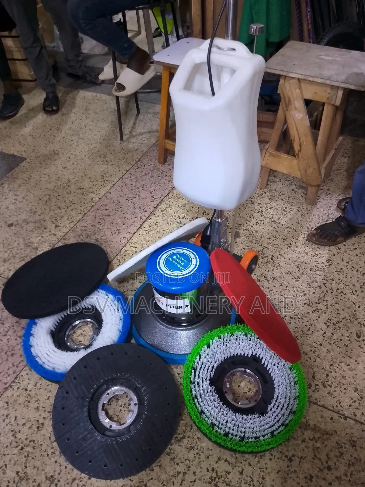 Floor and Carpet Scrubber