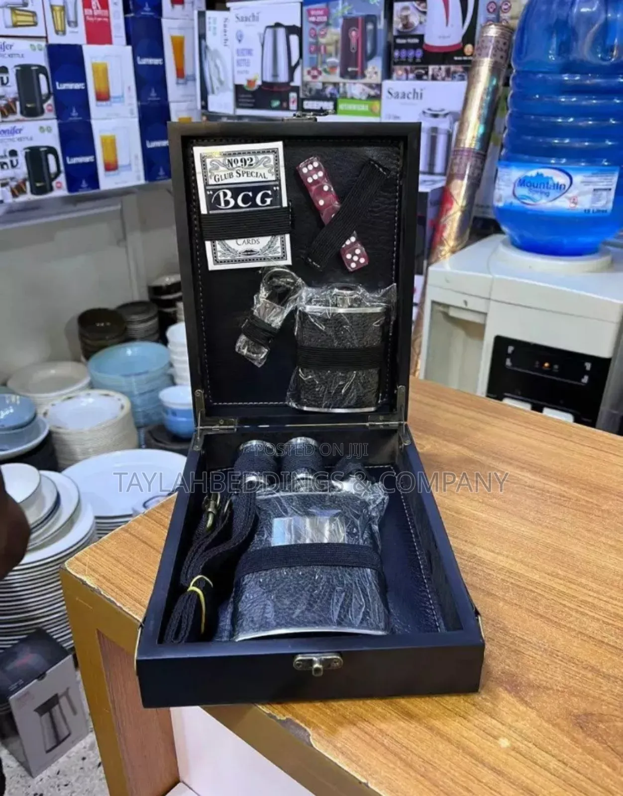 Fash Station Premium Bar Set With Whiskey Glasses