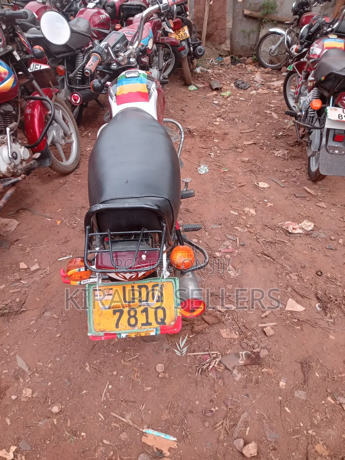 Bajaj Boxer 100 2023 Red