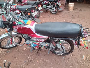 Bajaj Boxer 100 2023 Red