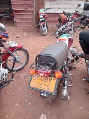 Bajaj Boxer 100 2022 Red