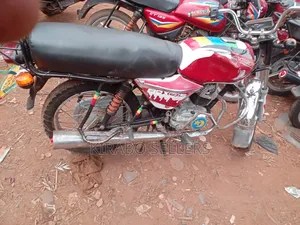 Bajaj Boxer 100 2022 Red