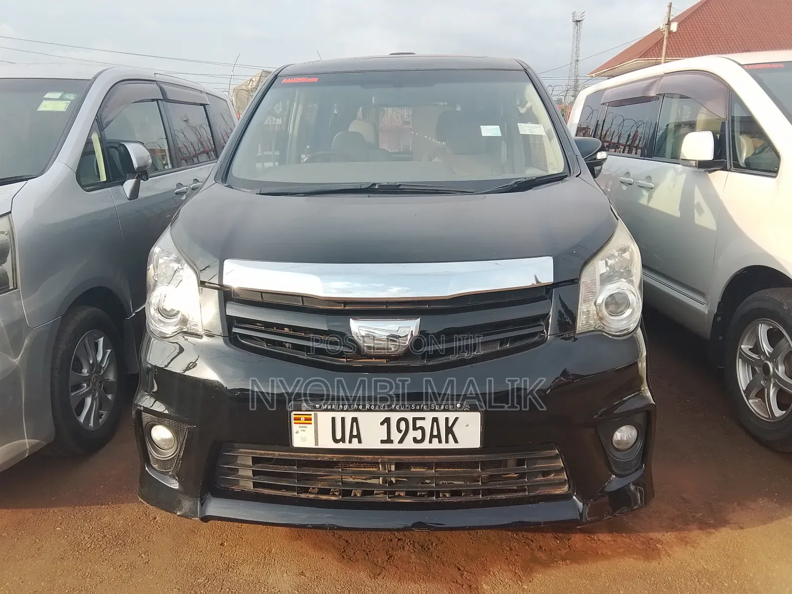 Toyota Noah 2011 Black