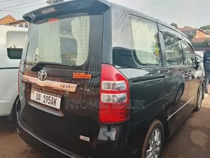 Toyota Noah 2011 Black