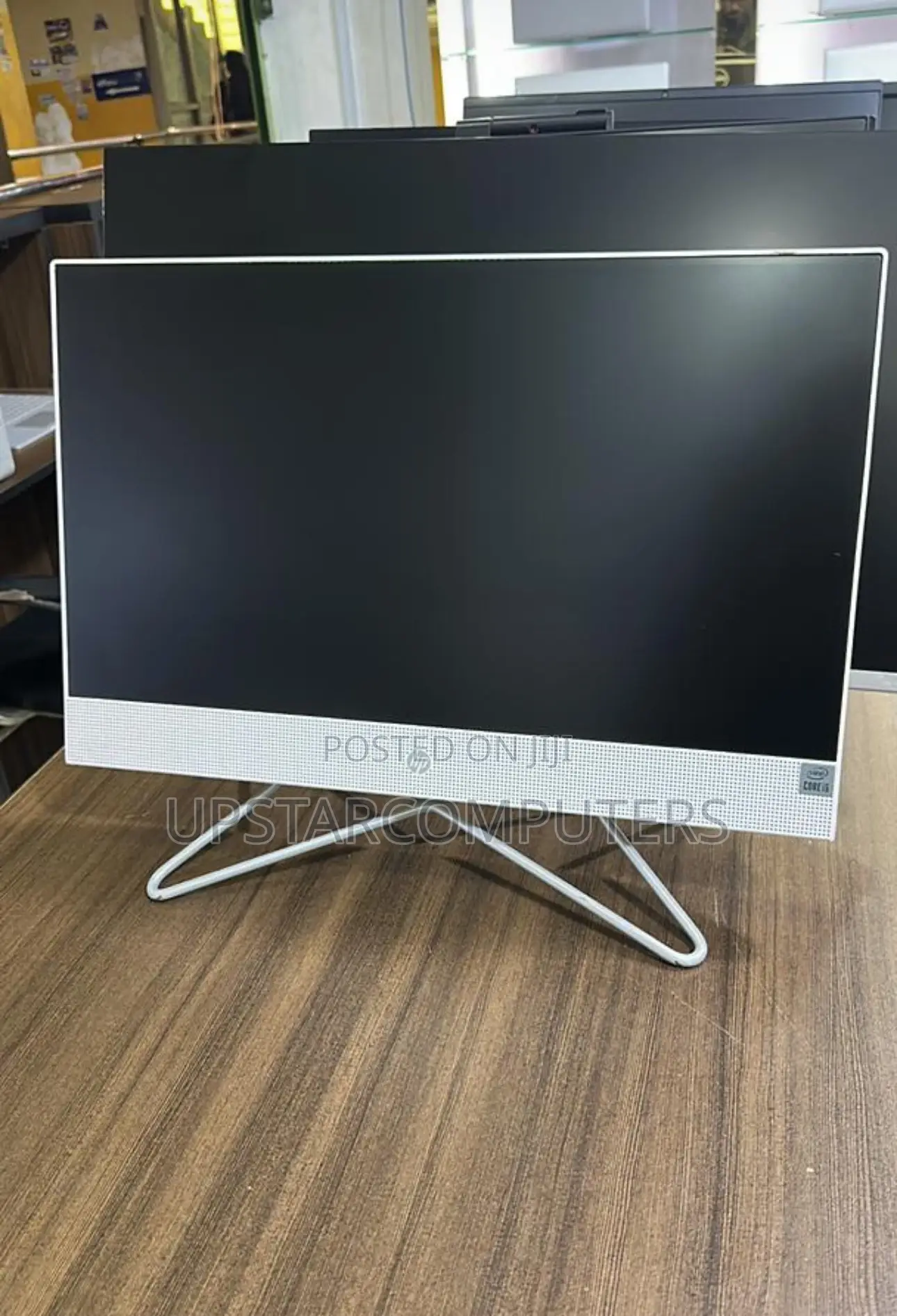 Desktop Computer HP 200 G4 22 All-in-One 8GB Intel Core I5 SSD 1T