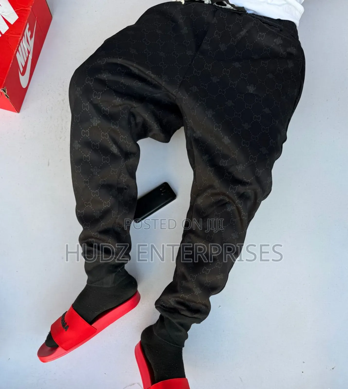 La Stylo Sweater Pants