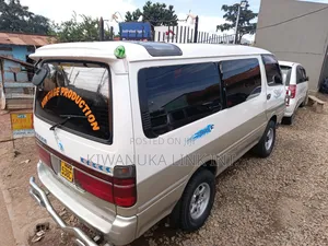 Photo - Toyota HiAce 2000 White