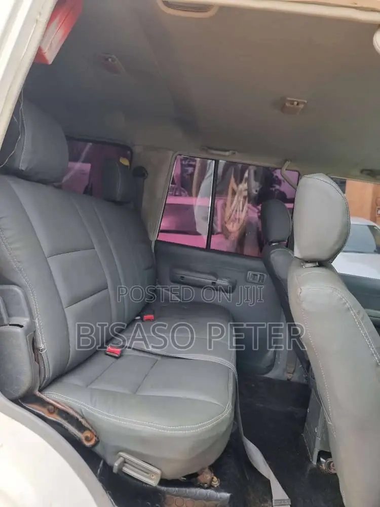 Toyota Land Cruiser Prado 2010 White