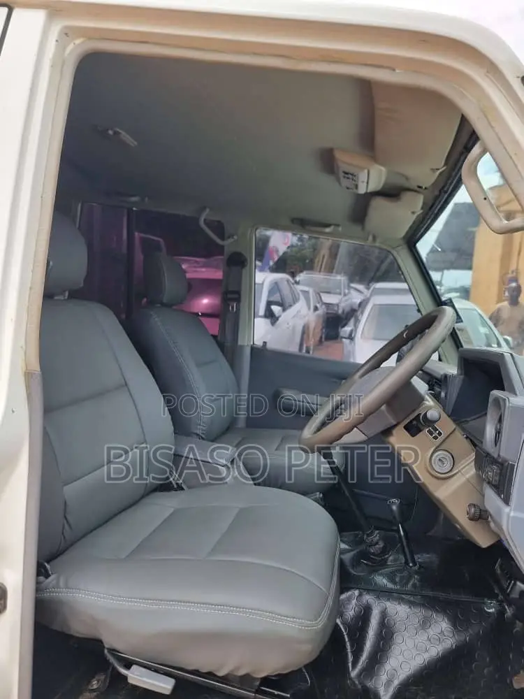 Toyota Land Cruiser Prado 2010 White