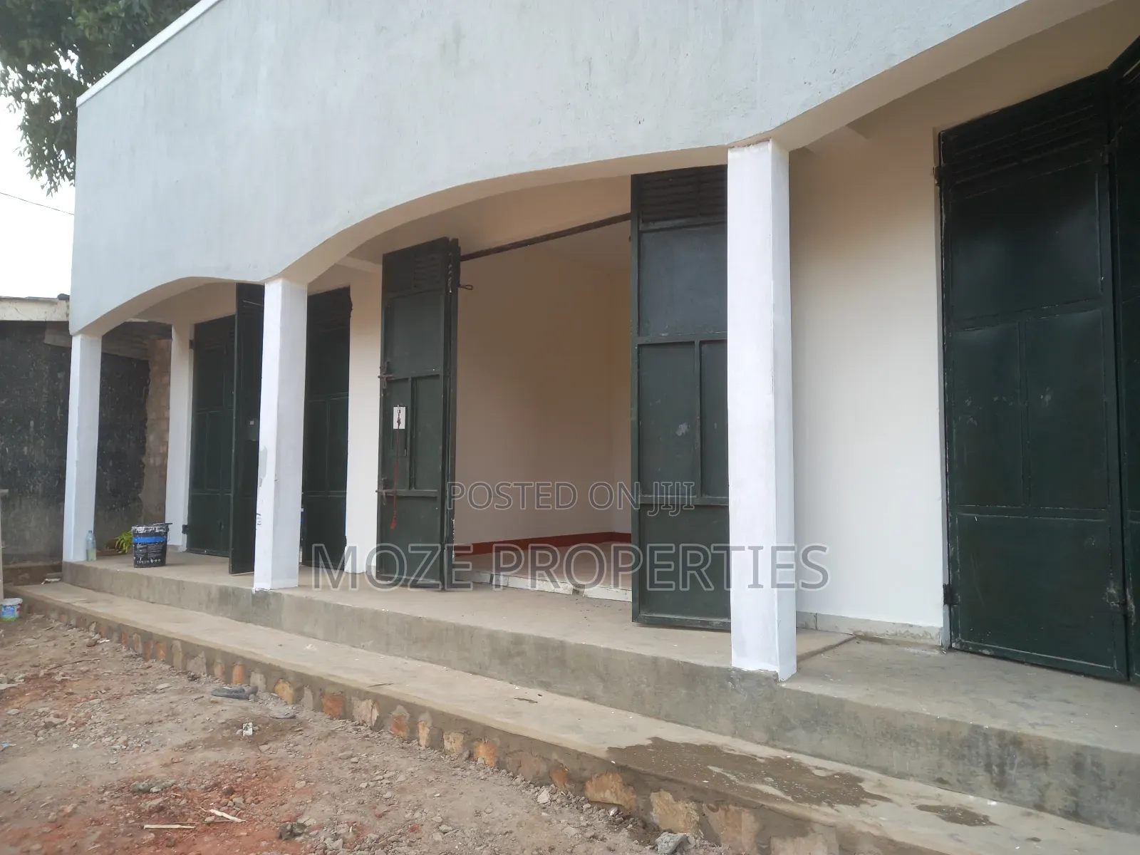 Simple Empty Shop for Rent in Namugongo Kyaliwajala.