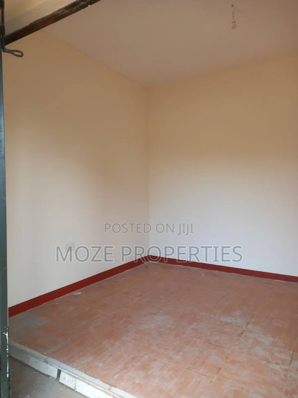 Simple Empty Shop for Rent in Namugongo Kyaliwajala.