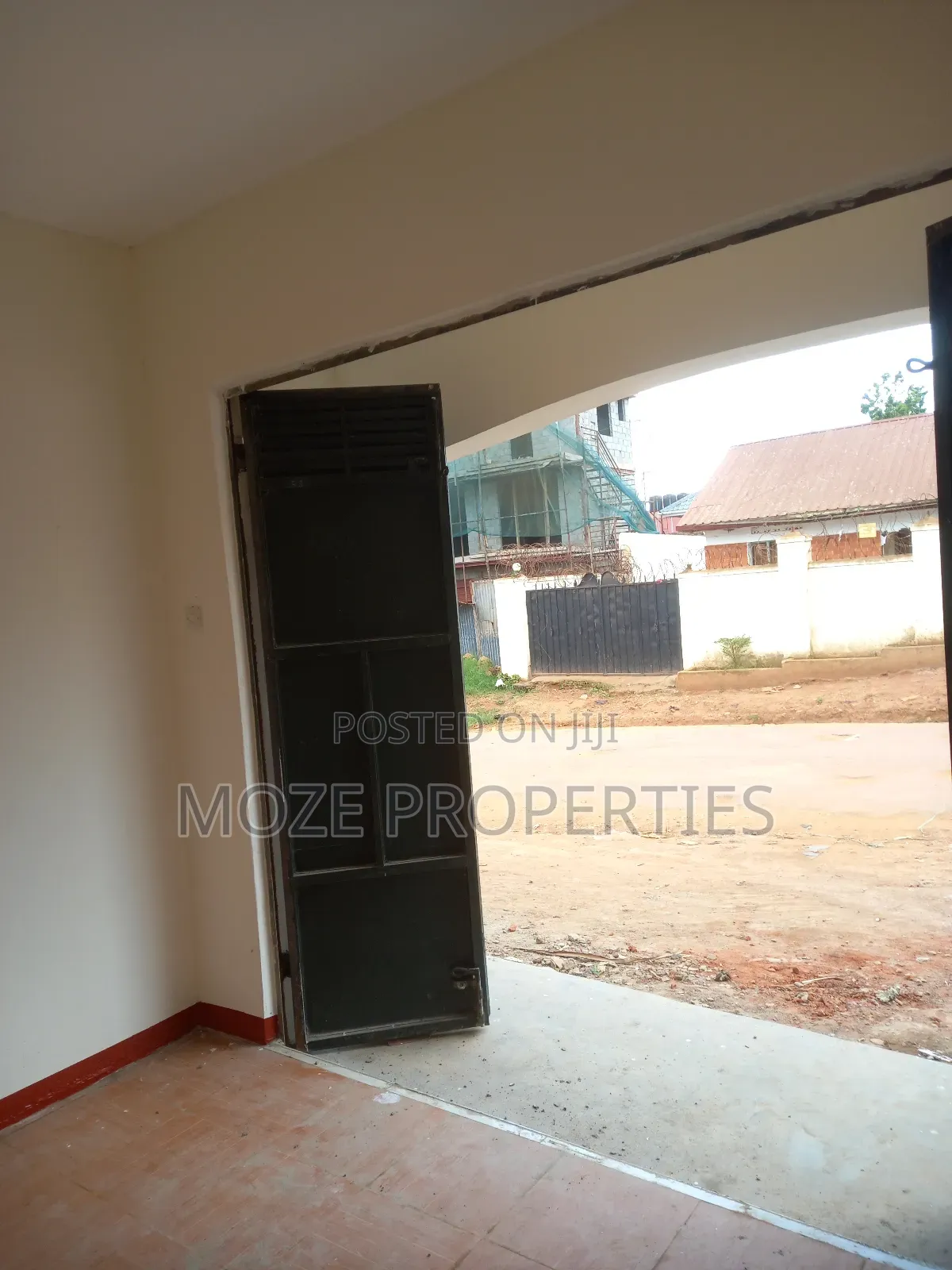 Simple Empty Shop for Rent in Namugongo Kyaliwajala.