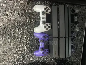 Ps4 Console Chipped Uk Used 2 Pads White and Purple