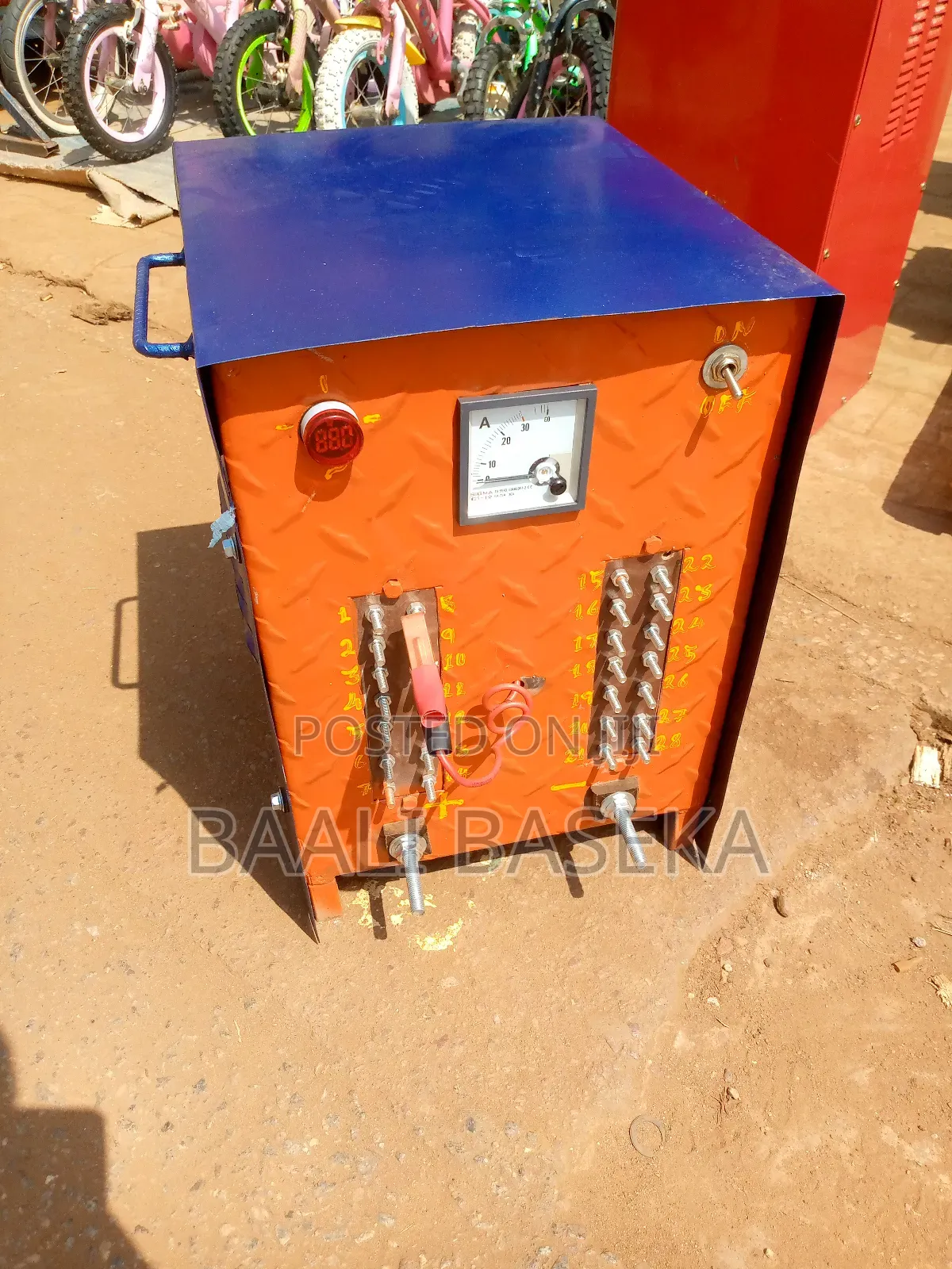 Hybrid Battery Charger/24 Batteries