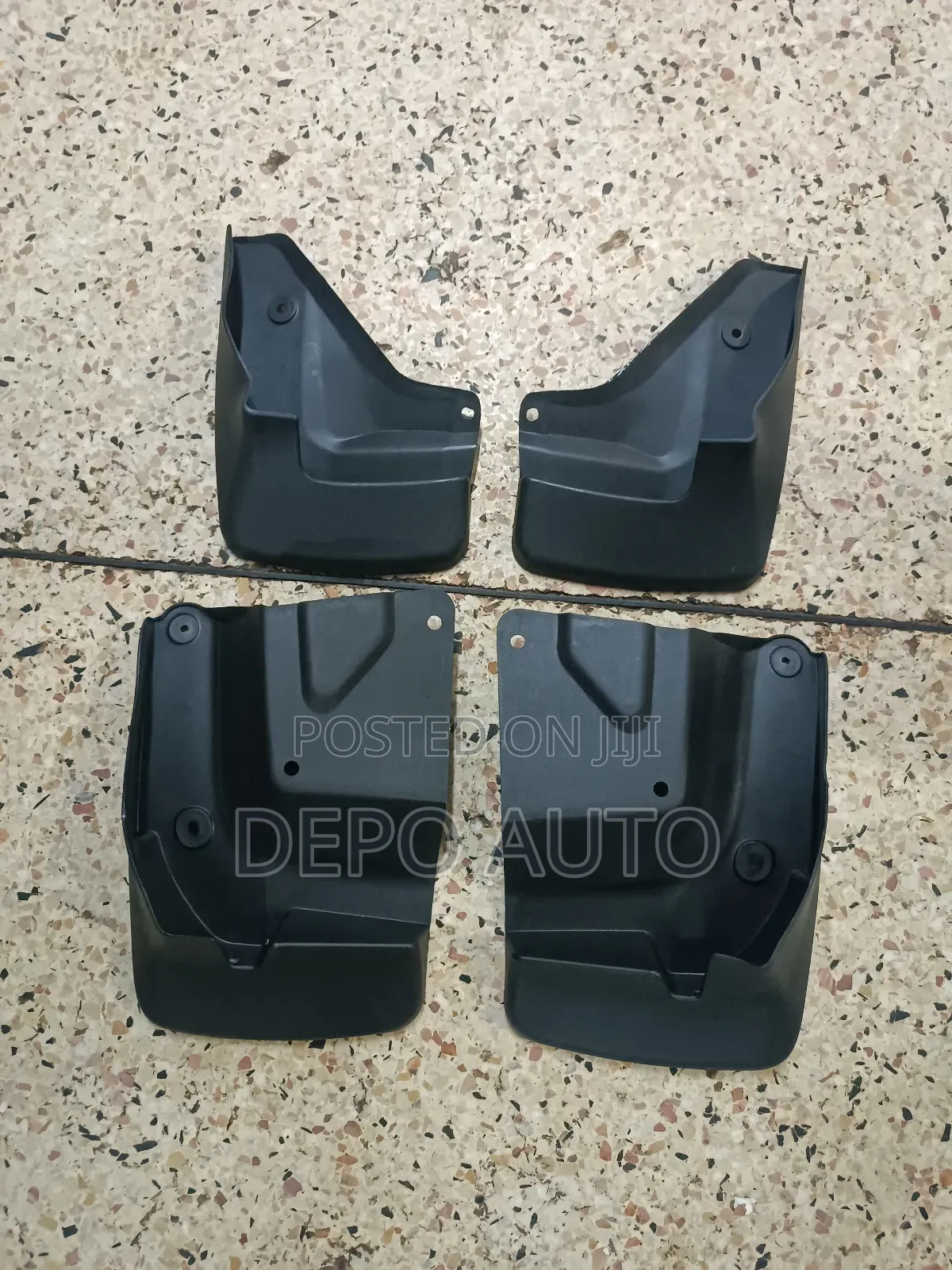 Hiace 2011-14 Mudflaps