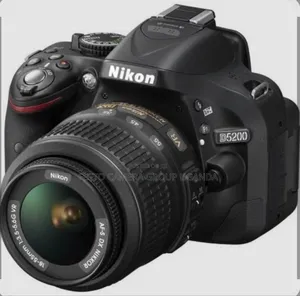 Nikon D5200 With 18-55mm Vr Ii Compact Lens