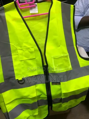 Heavy Duty Reflector Jackets With Pockets