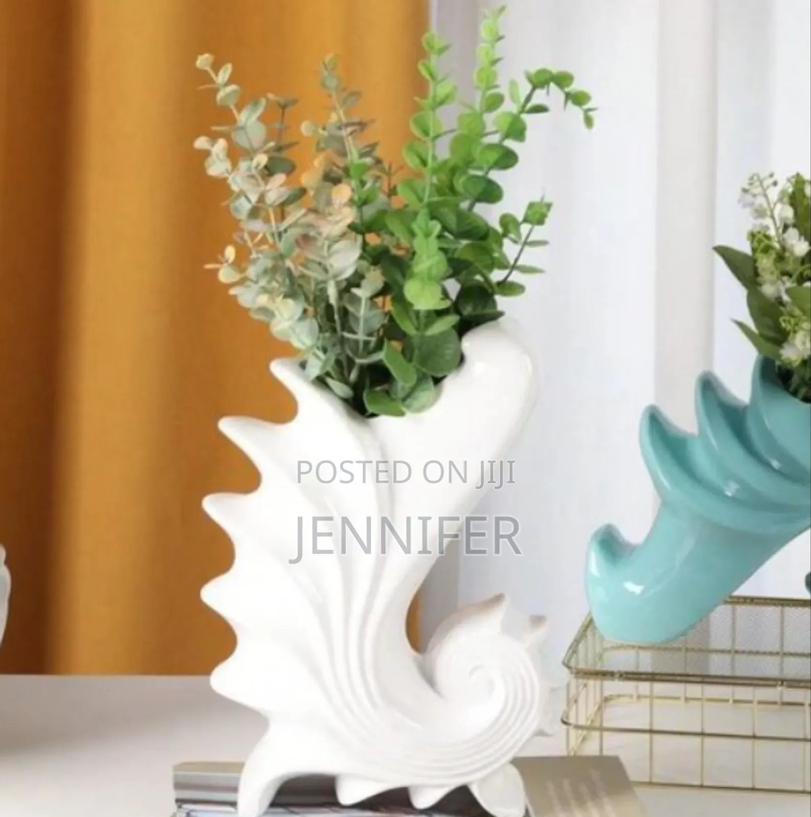 Simple and Stylish Creative Conch Fish Decorative Vase
