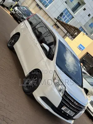 Toyota Noah 2.0 AWD (8 Seater) 2015 White