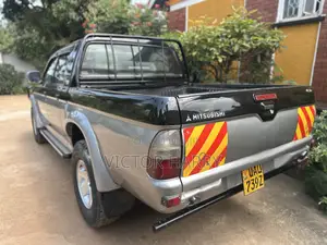 Mitsubishi L200 Double Cab 2.5 TD 4WD 2003 Black
