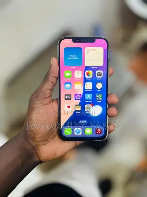 Photo - Apple iPhone 11 64 GB White