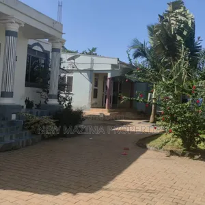 4bdrm Mansion in Kasangati, Central Division for sale