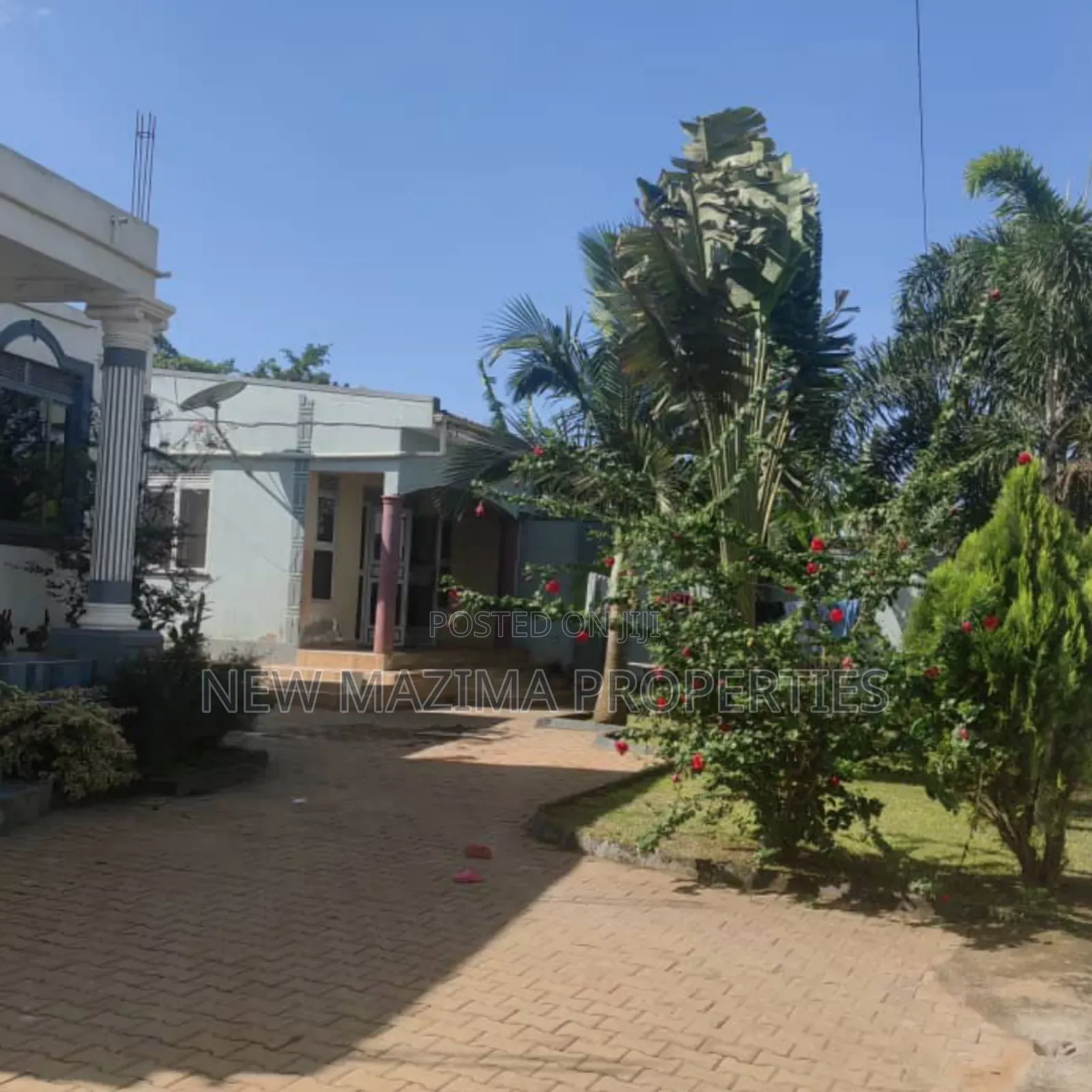 4bdrm Mansion in Kasangati, Central Division for sale