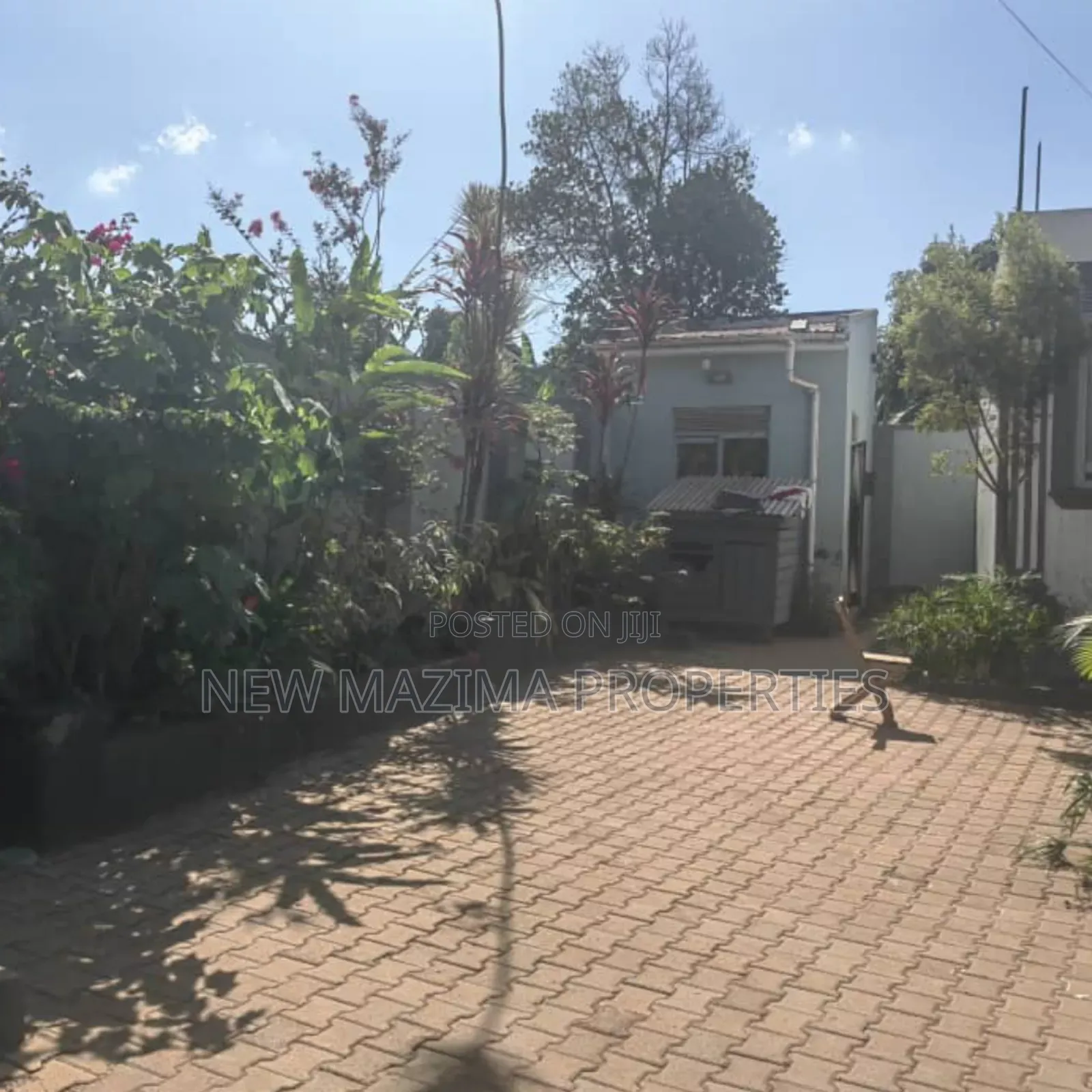4bdrm Mansion in Kasangati, Central Division for sale