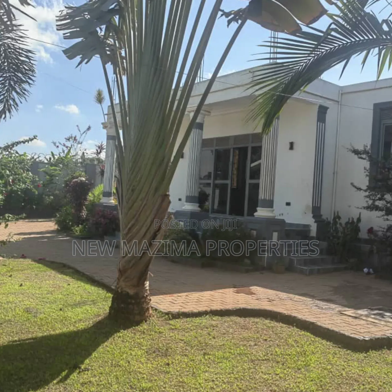 4bdrm Mansion in Kasangati, Central Division for sale
