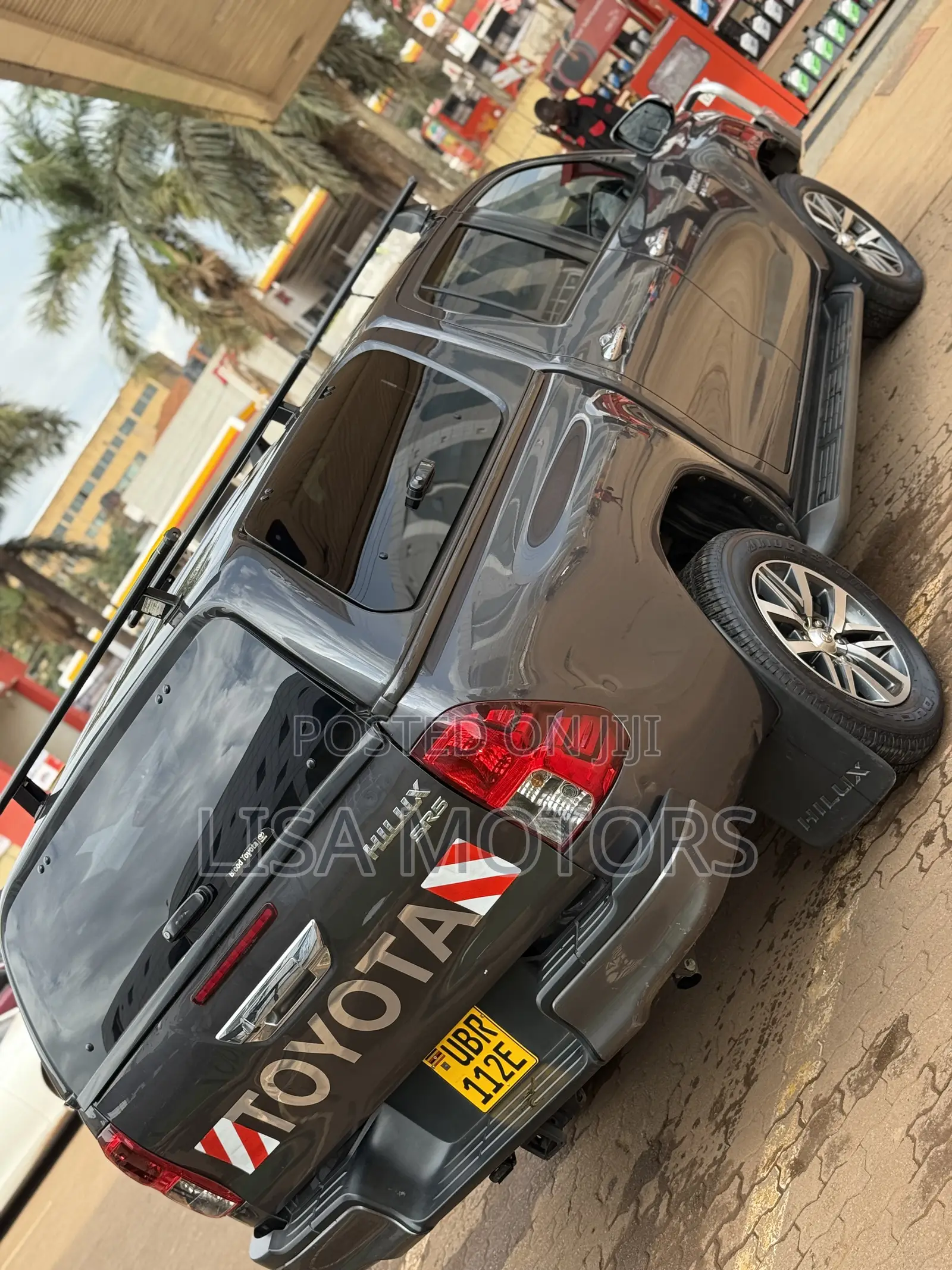 Toyota Hilux 2016 Gray