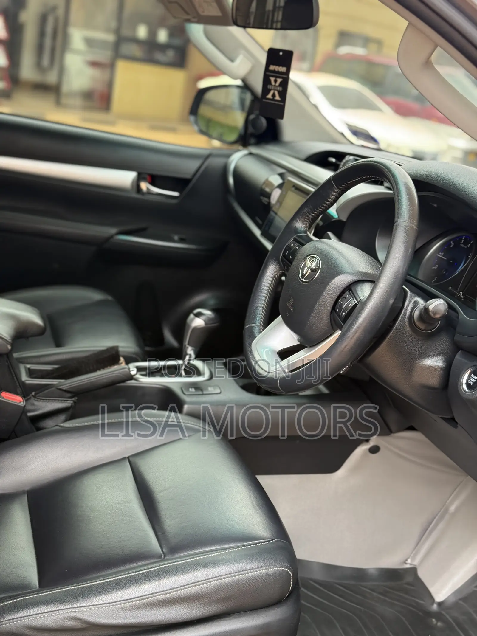 Toyota Hilux 2016 Gray