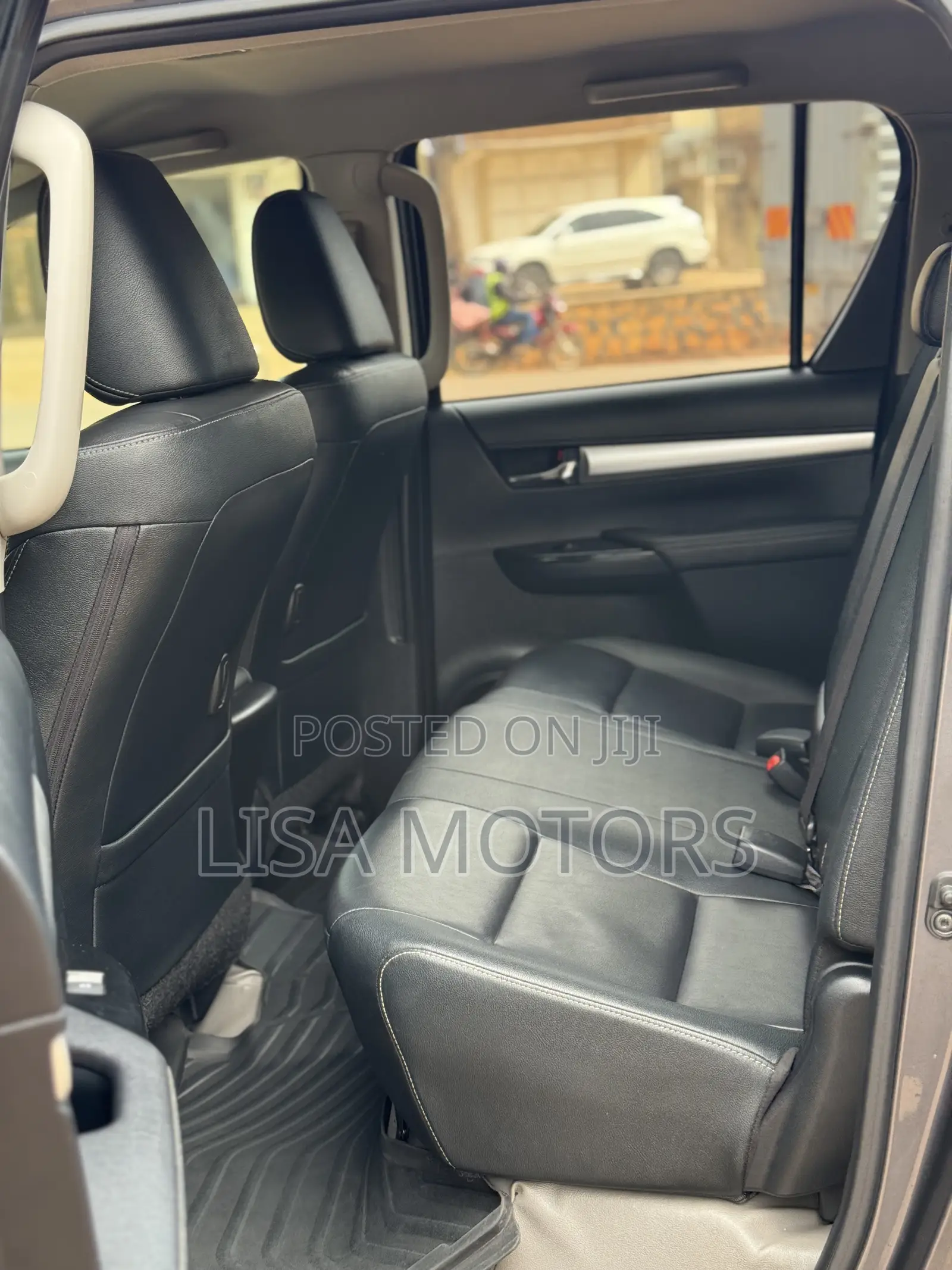 Toyota Hilux 2016 Gray