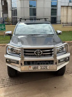 Toyota Hilux 2016 Gray
