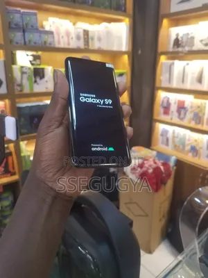 Photo - New Samsung Galaxy S9 128 GB Black