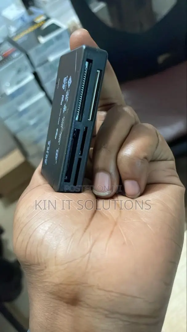 2.0 Memory Card Reader.