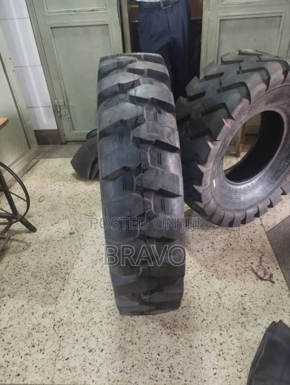 10.00 - 20 Tube Tyres for Forklift.