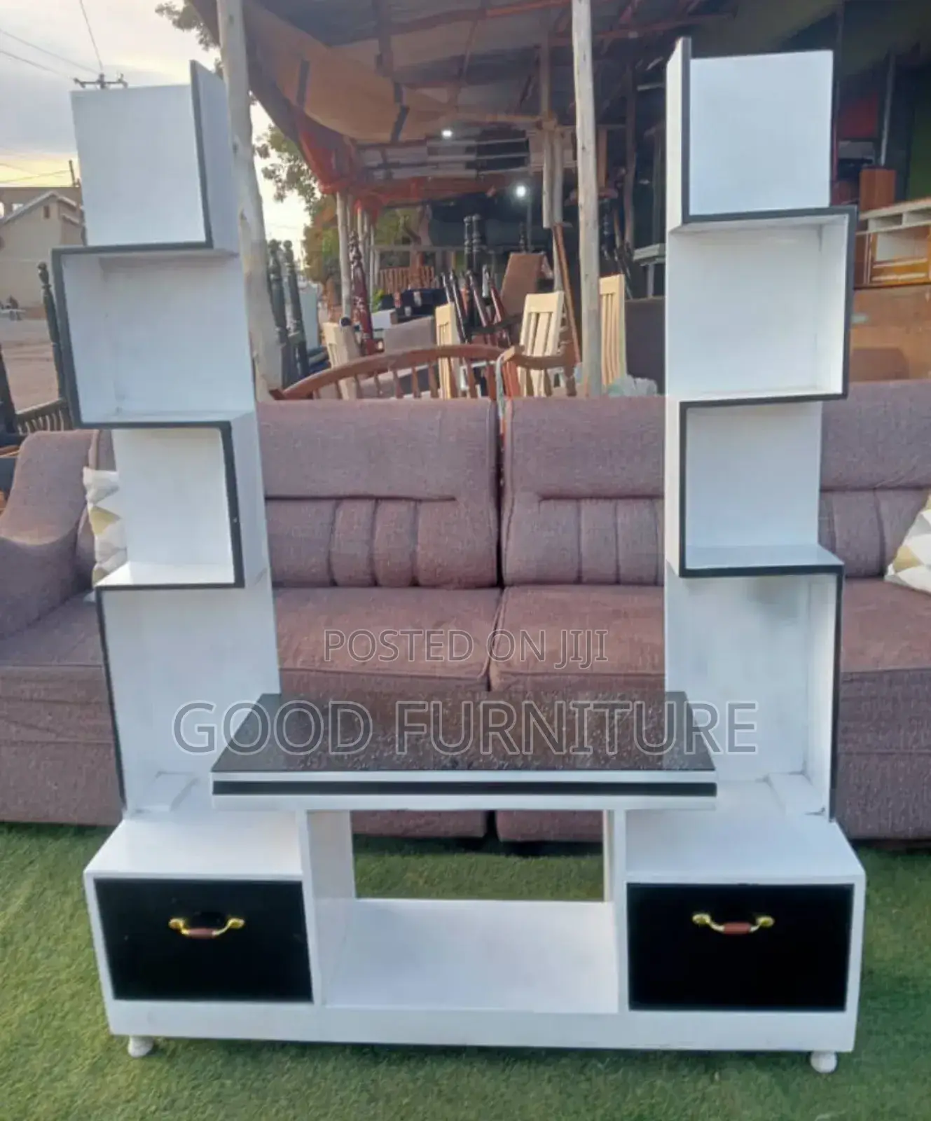 Good and Elegant TV Stand Unit