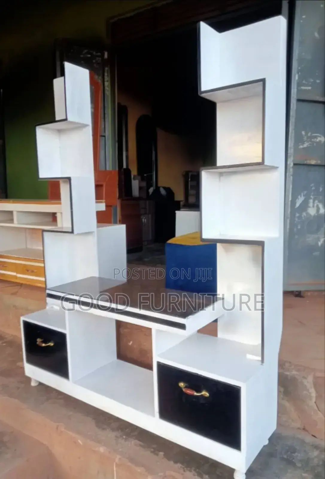 Good and Elegant TV Stand Unit