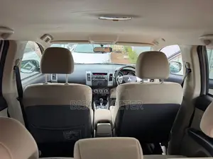 Mitsubishi Outlander 2010 White
