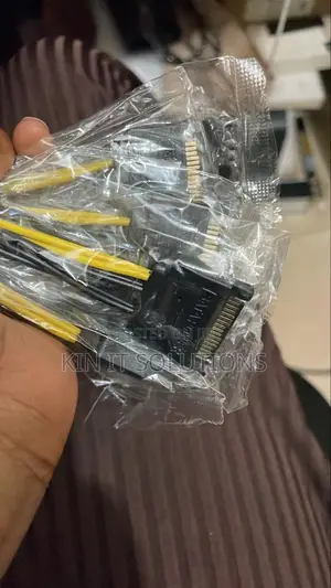 Sata to 6pin.