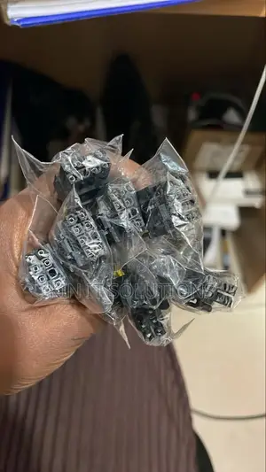Sata to 6pin.
