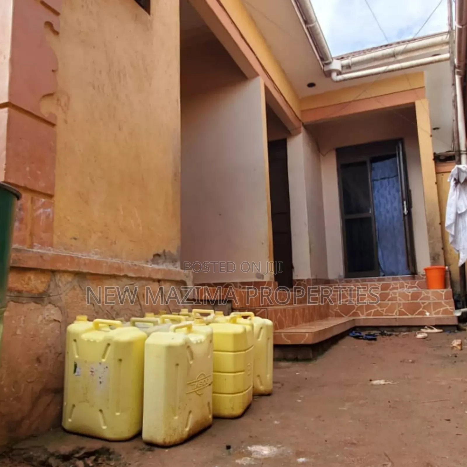 3bdrm House in Kawempe Kawanda, Central Division for sale