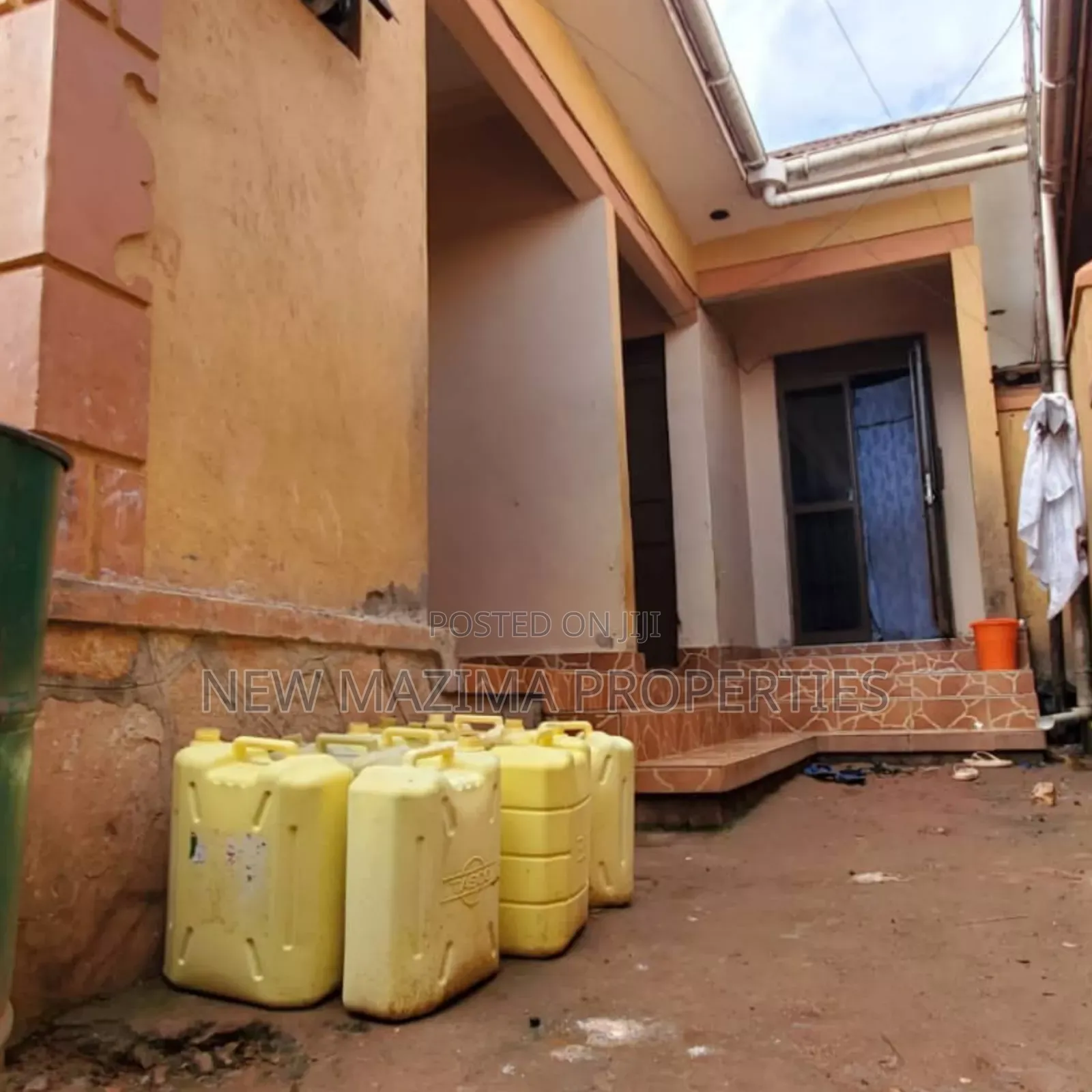 3bdrm House in Kawempe Kawanda, Central Division for sale