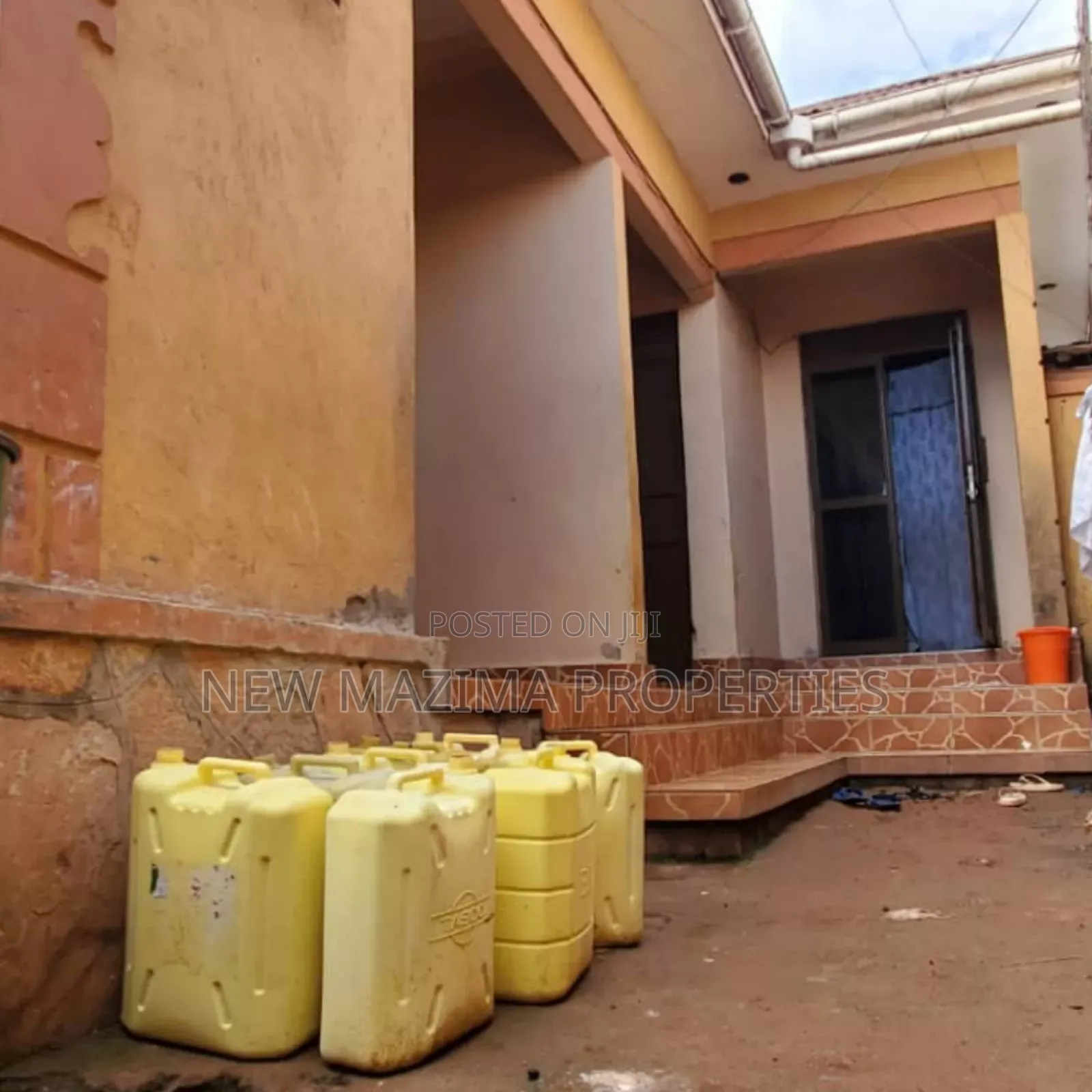 3bdrm House in Kawempe Kawanda, Central Division for sale