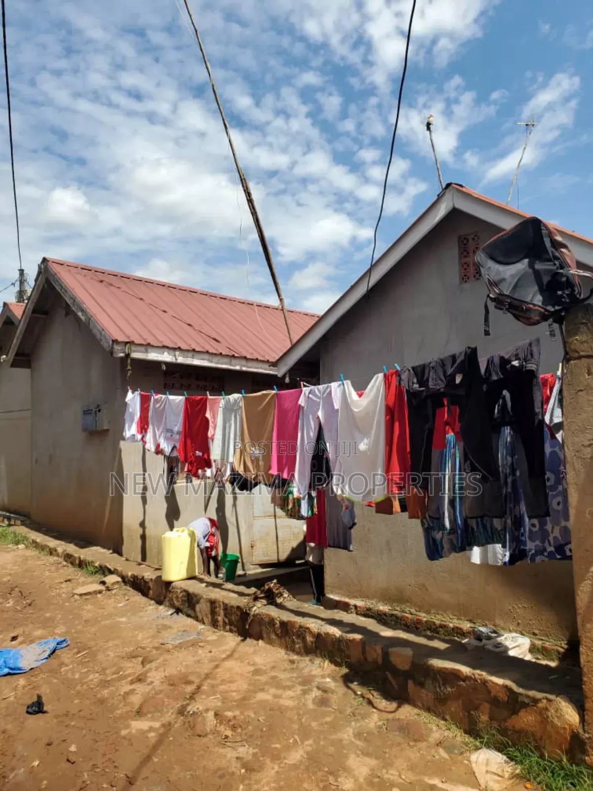 8bdrm House in Kawempe Kawanda, Central Division for sale
