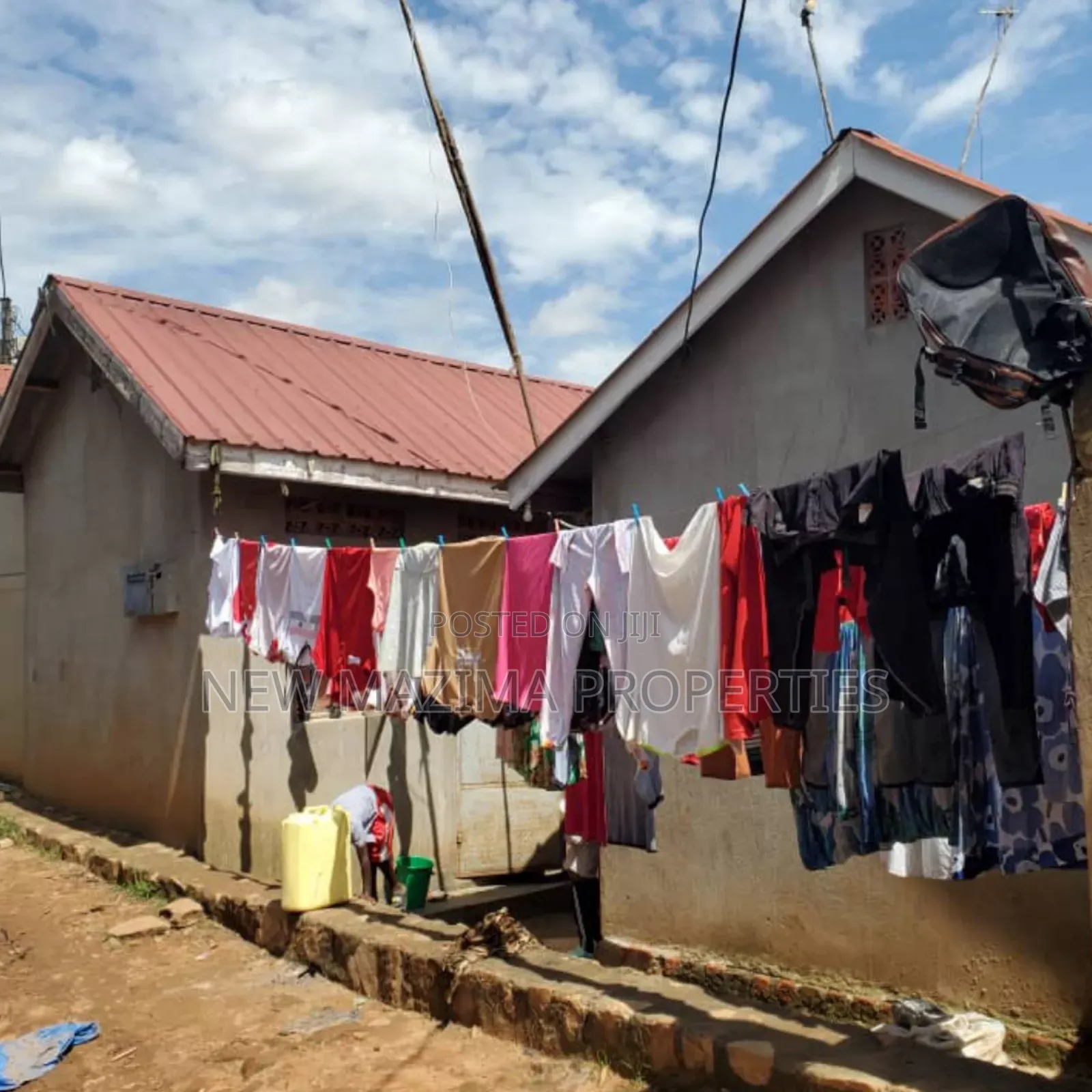 8bdrm House in Kawempe Kawanda, Central Division for sale