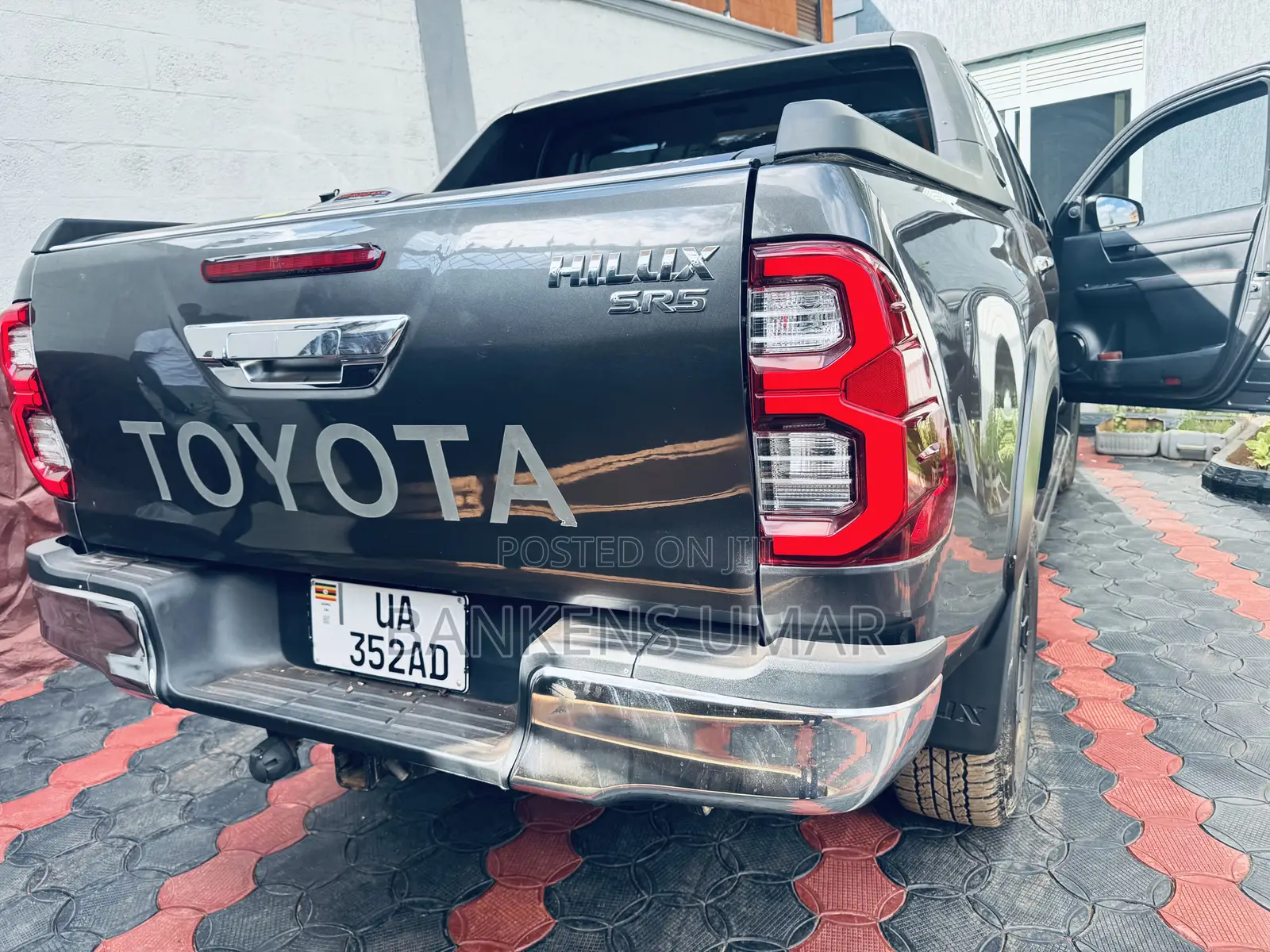 Toyota Hilux Revo Double Cab Deisel 2.8 AWD 2017 Gray