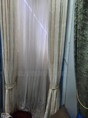 Lovely Cream Curtains Per Ready Metre