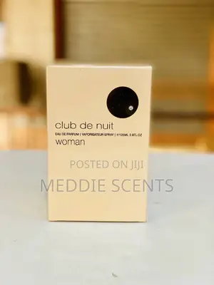 Club De Nuit Woman