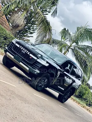 Toyota Land Cruiser 2023 Black
